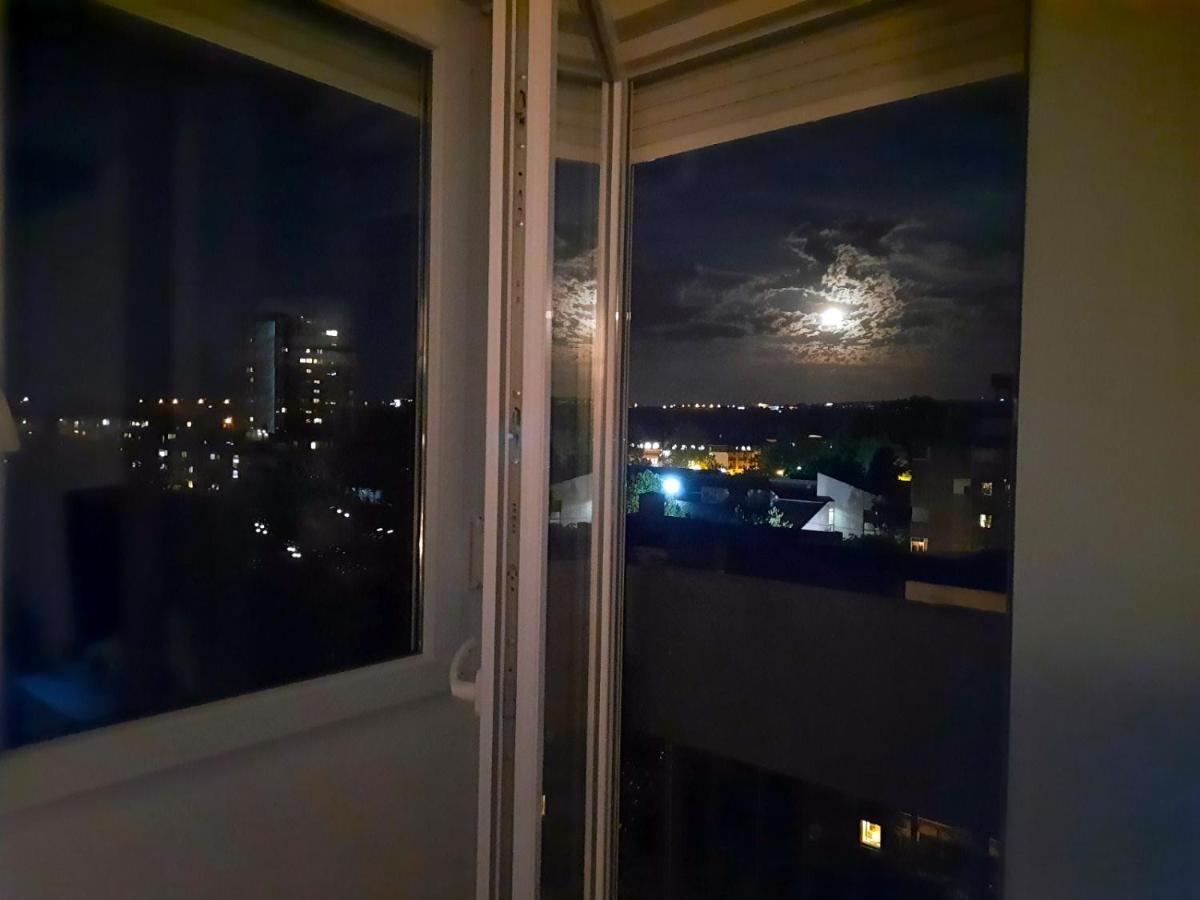 Blue Moon Apartment Нови Сад Екстериор снимка